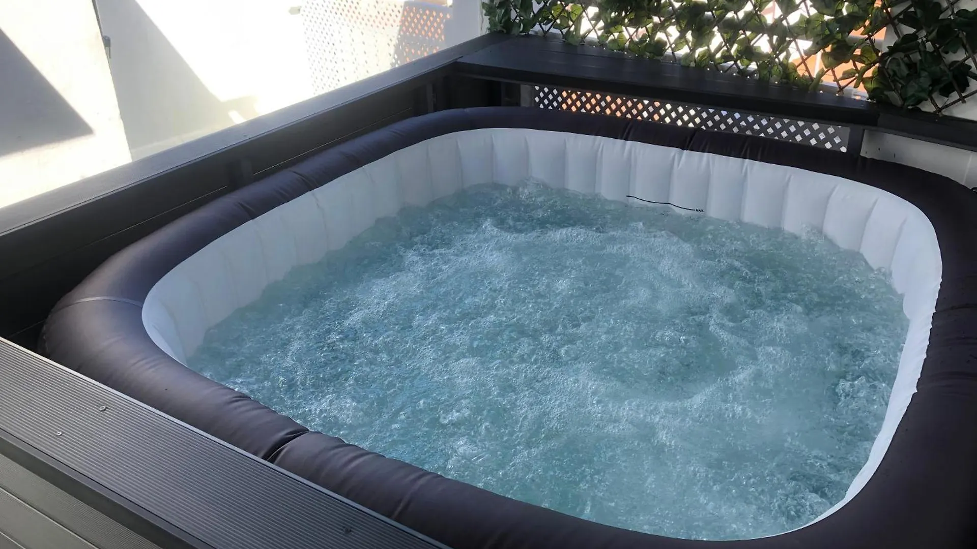 Unique Homes La Juderia Parking & Jacuzzi Seville 0*,